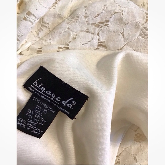 B.i.y.a.y.c.d.a. Women’s sleeveless V-neck lace dress. Size 10 - Picture 6 of 9